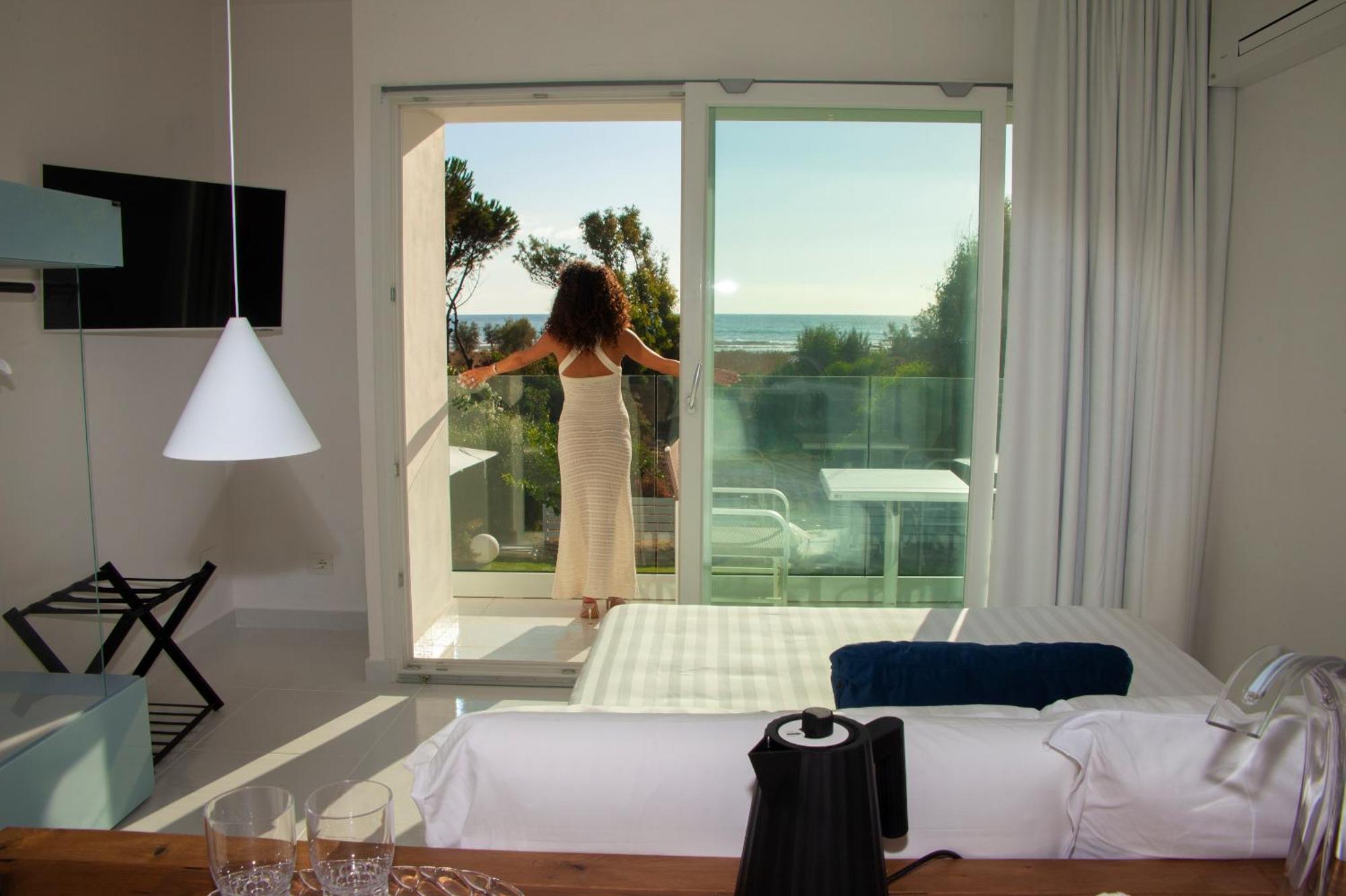 Aquamaris Design Suite & Spa Paestum Exterior photo