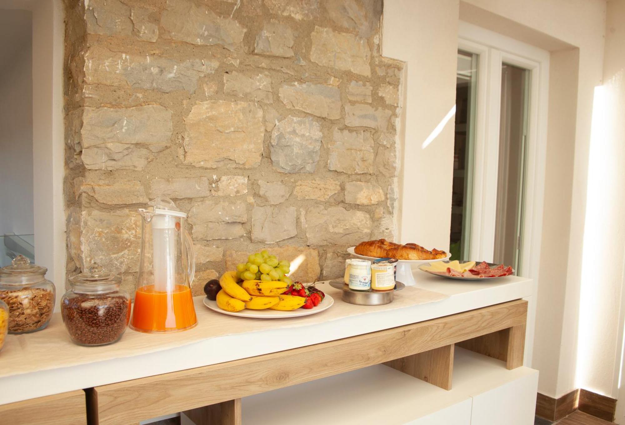Aquamaris Design Suite & Spa Paestum Exterior photo