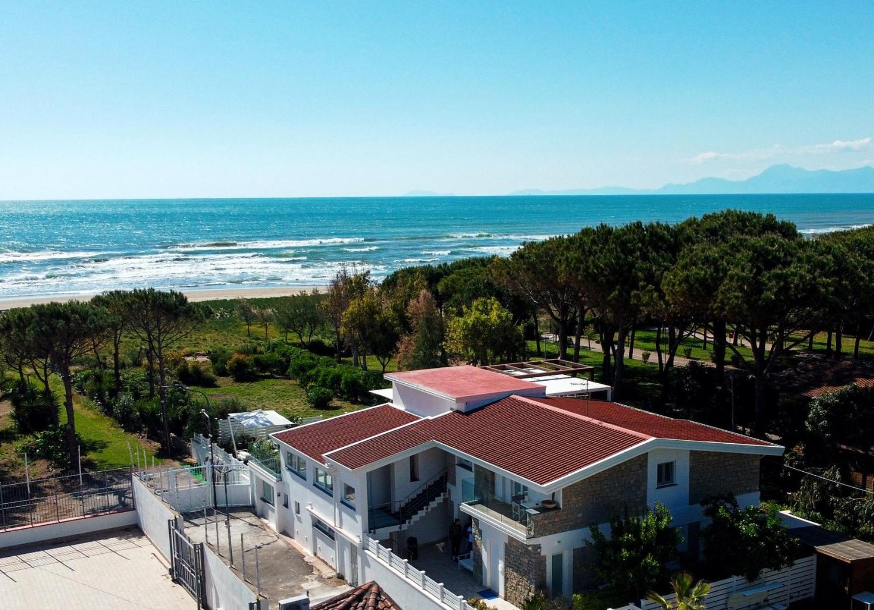 Aquamaris Design Suite & Spa Paestum Exterior photo