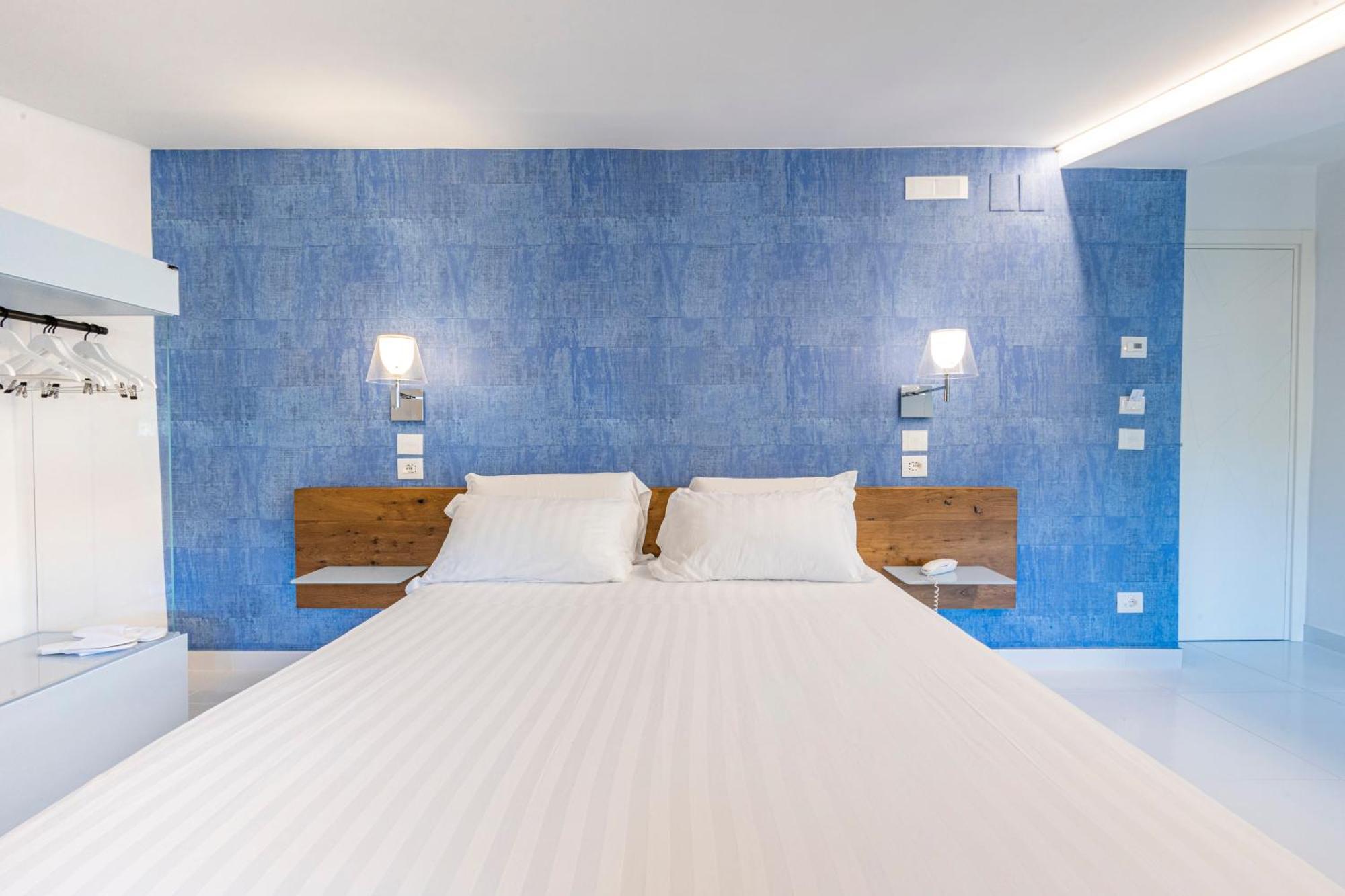Aquamaris Design Suite & Spa Paestum Exterior photo