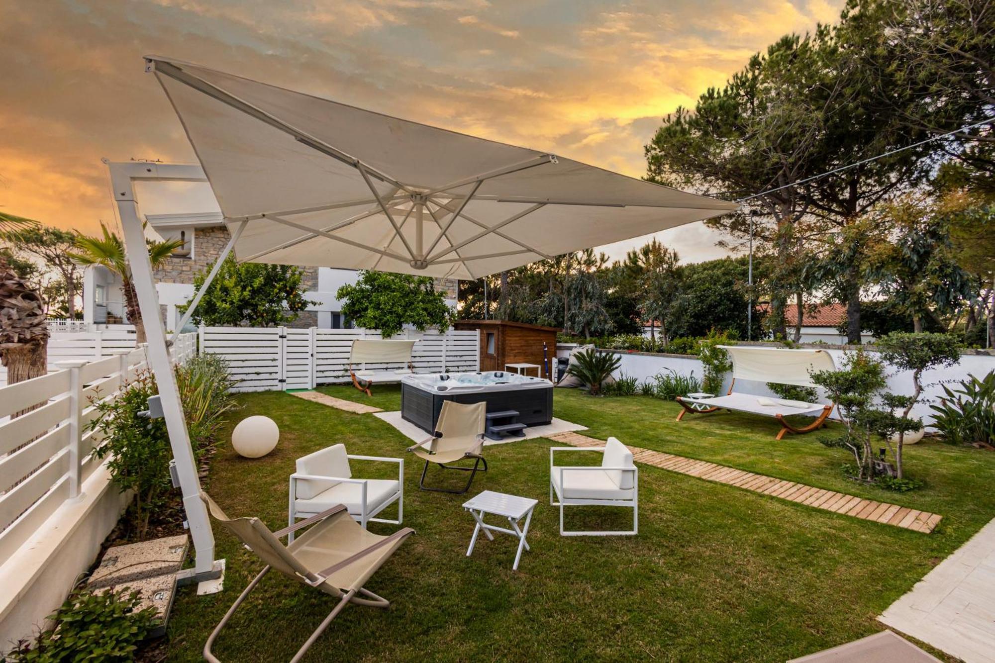 Aquamaris Design Suite & Spa Paestum Exterior photo