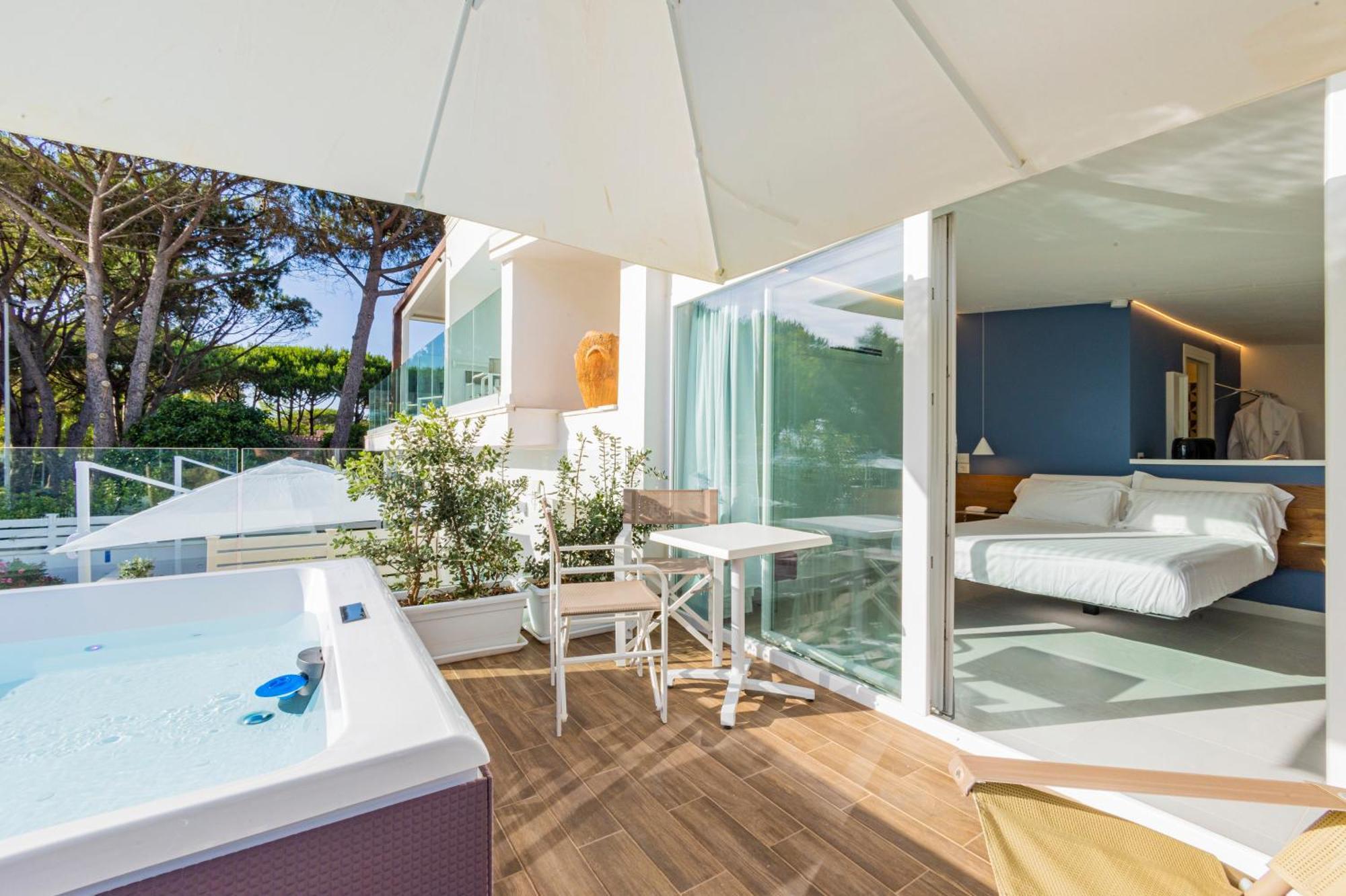 Aquamaris Design Suite & Spa Paestum Exterior photo